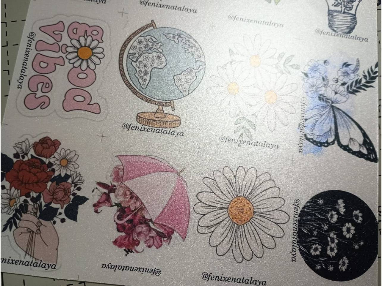 IMPRESÓN SOBRE AUTOADHESIVO PLATEADO (*)