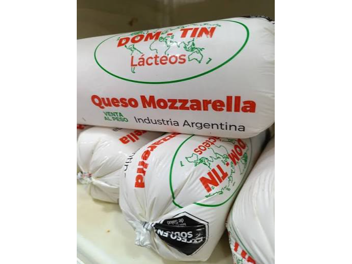 Queso Muzzarella Cilindro "Dom Tin"