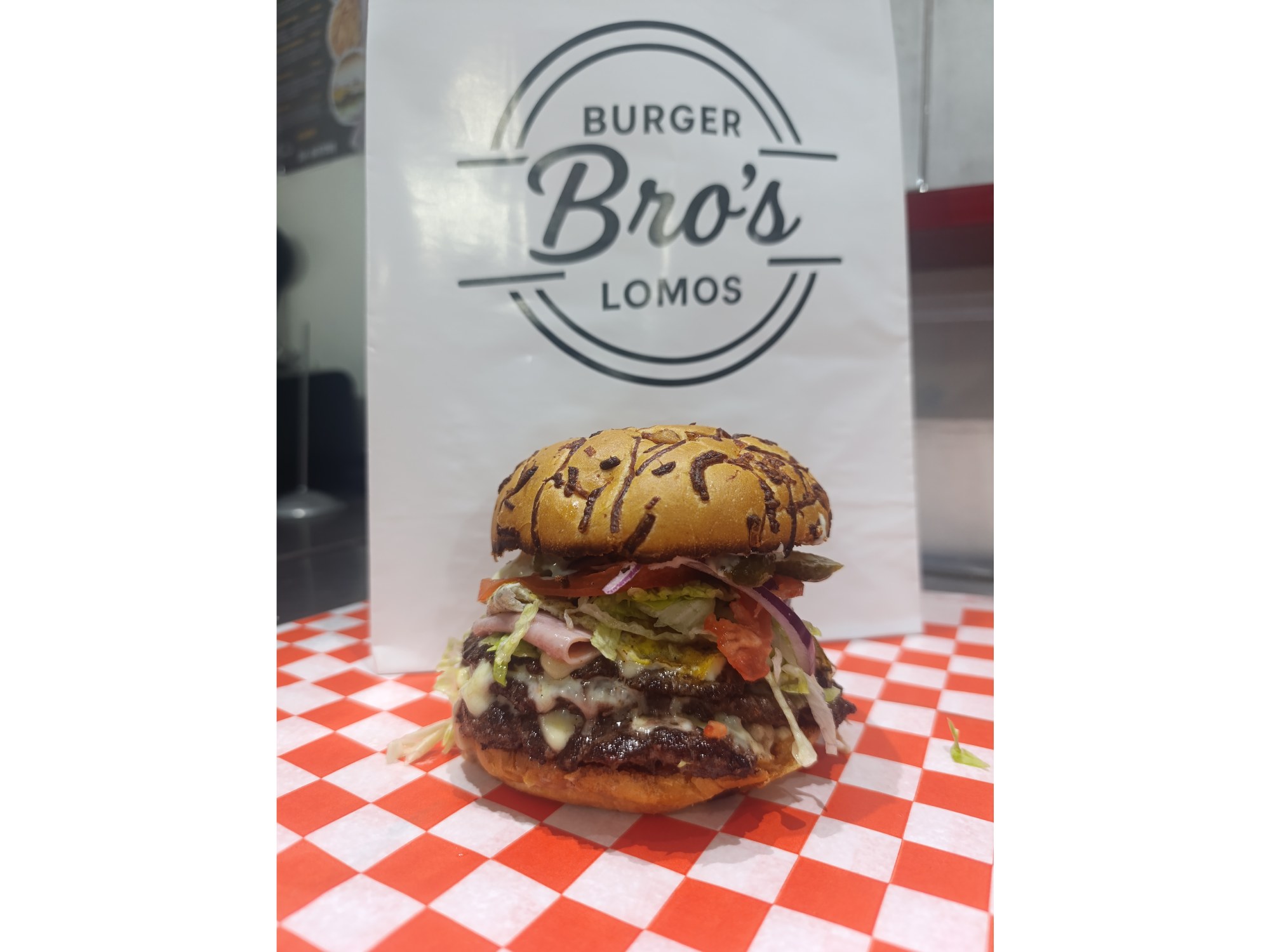 PROMO DOS BURGER COMPLETAS SIMPLES + 2 CERVEZA EN LATA AMSTEL