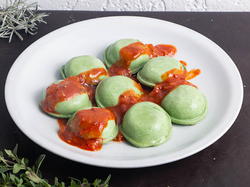 SORRENTINOS CAPRESSE (tomates secos, albahaca y mozzarella)