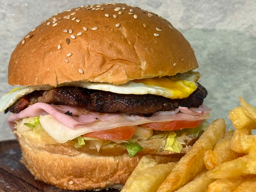 HAMBURGUESA CLÁSICA