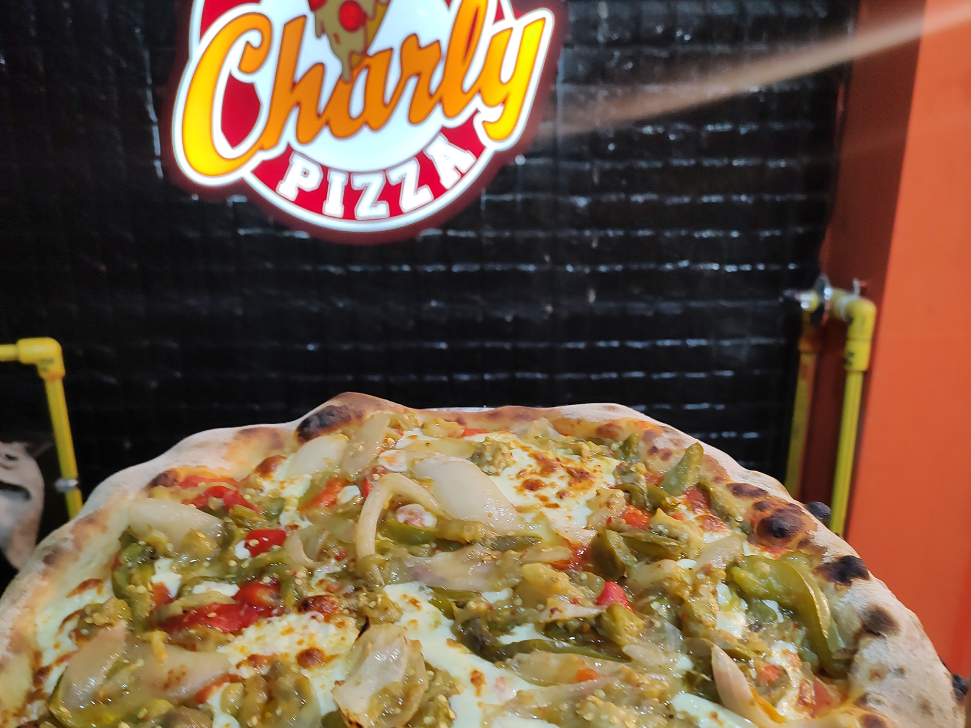 COMBO 4 (1 pizza Charly + 1 pizza Margarita)