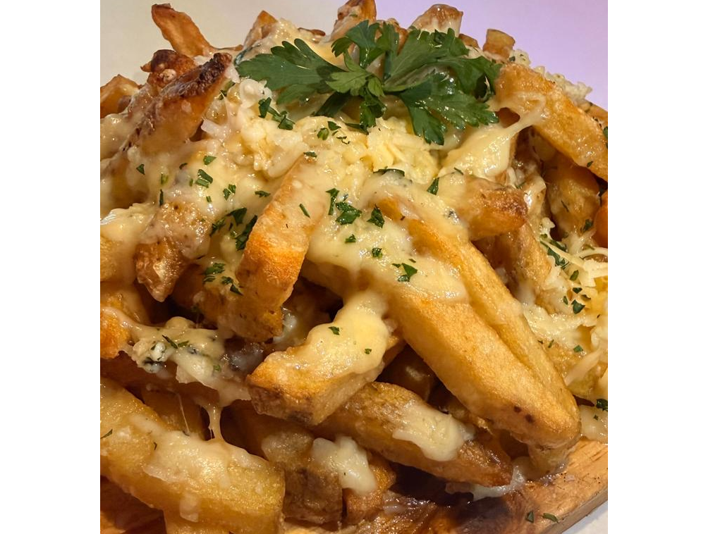 Papas fritas 4mil quesos