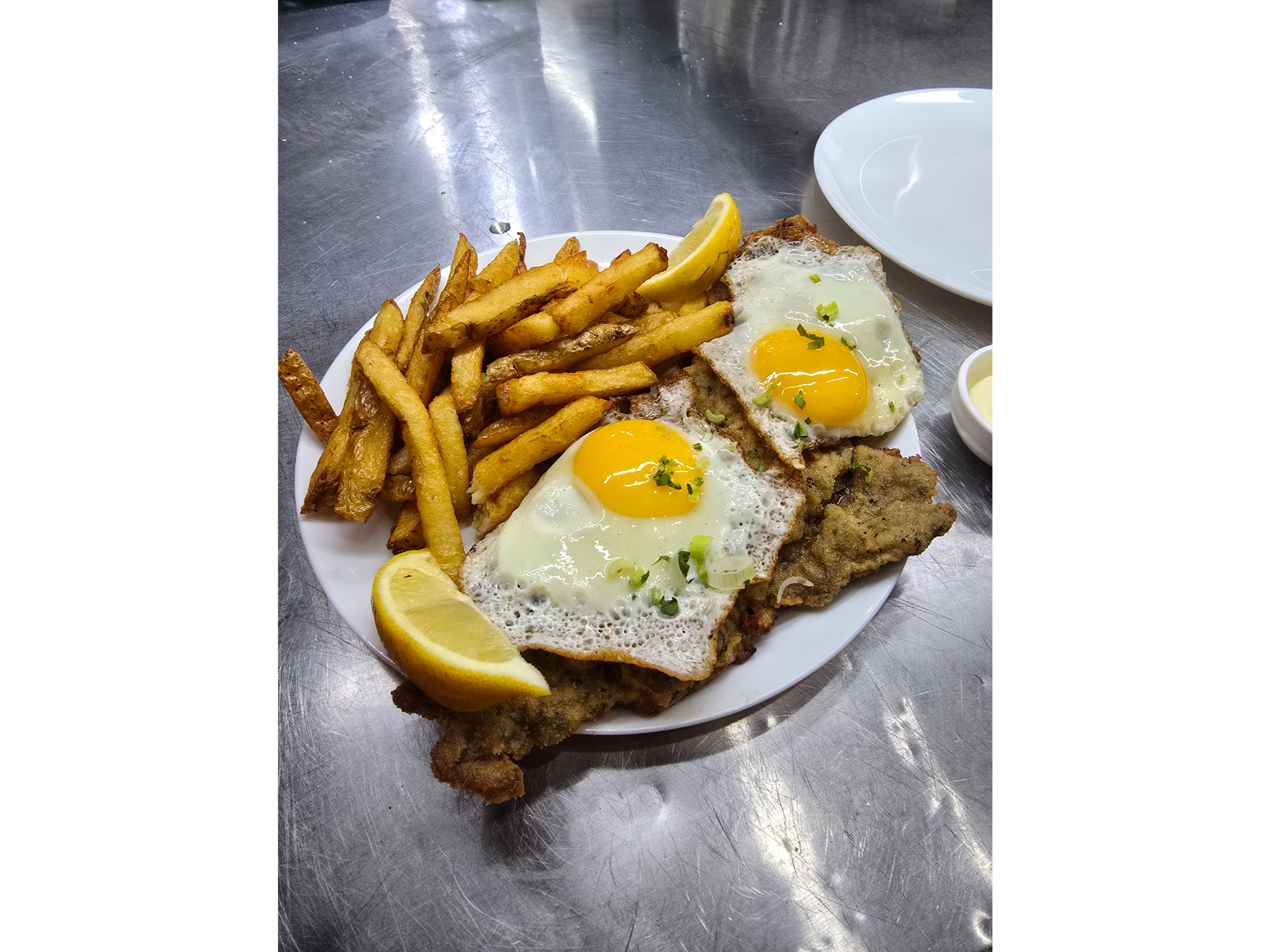 Milanesa de ternera (especial) + guarnición