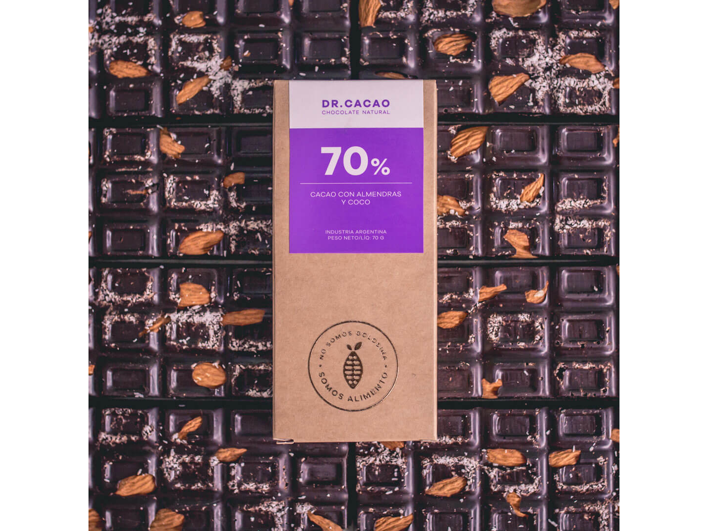 70% Puro Cacao con Azúcar Orgánico, Almendras y Coco (50g)