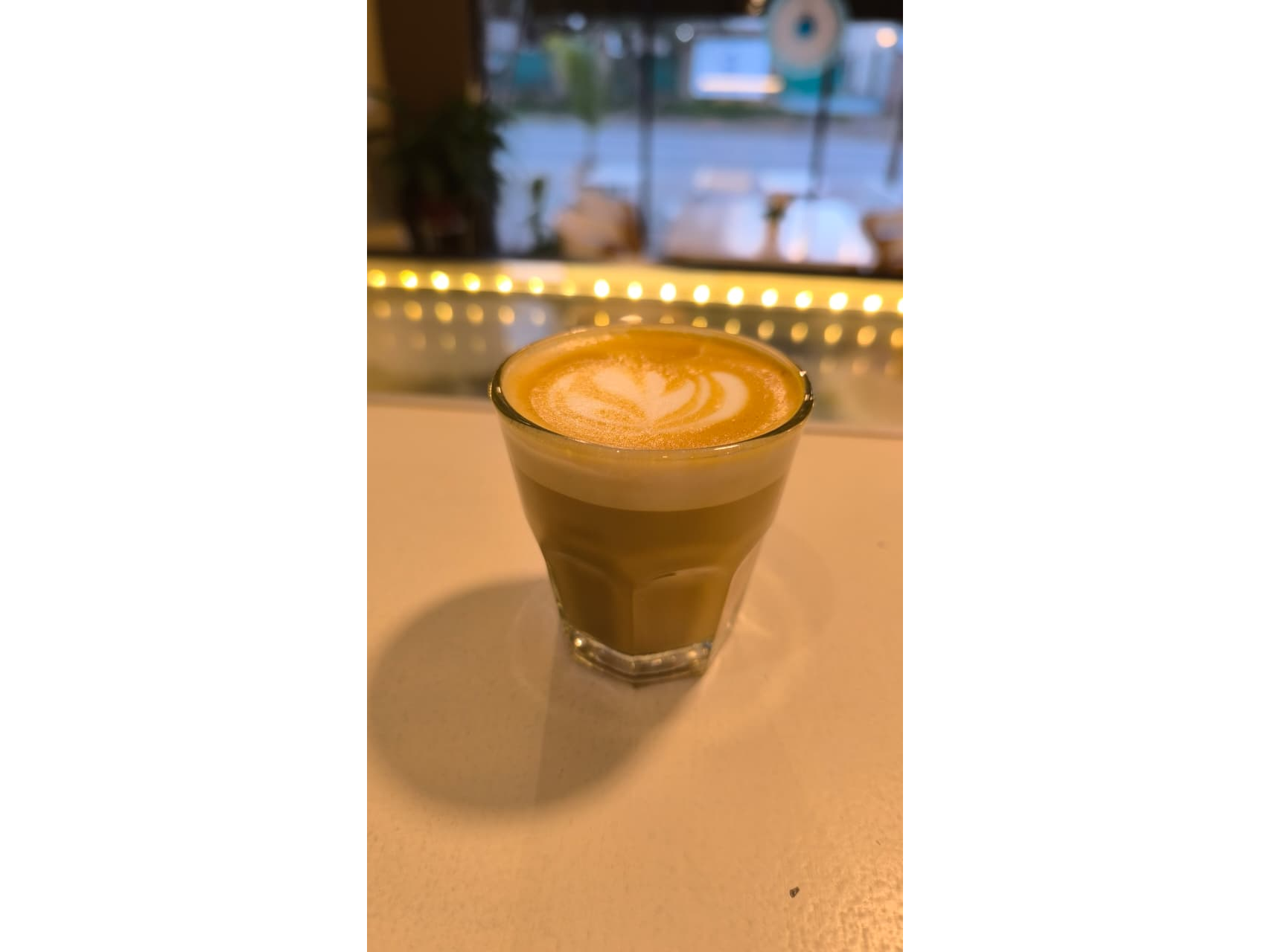 Café para llevar de (PARÉNTESIS)