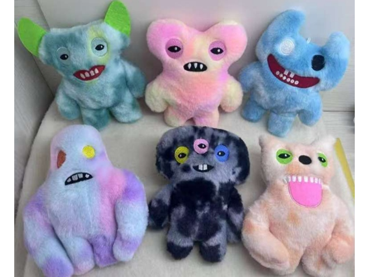 MUÑECOS SURTIDOS EN TENDENCIA