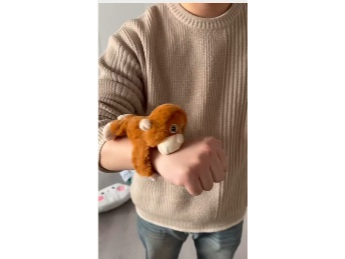 Mono PUNCH para la muñeca