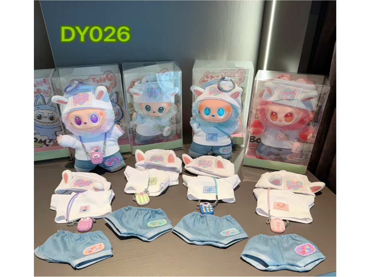 LABUBUS CON VESTIMENTA EN CAJA DE ACETATO