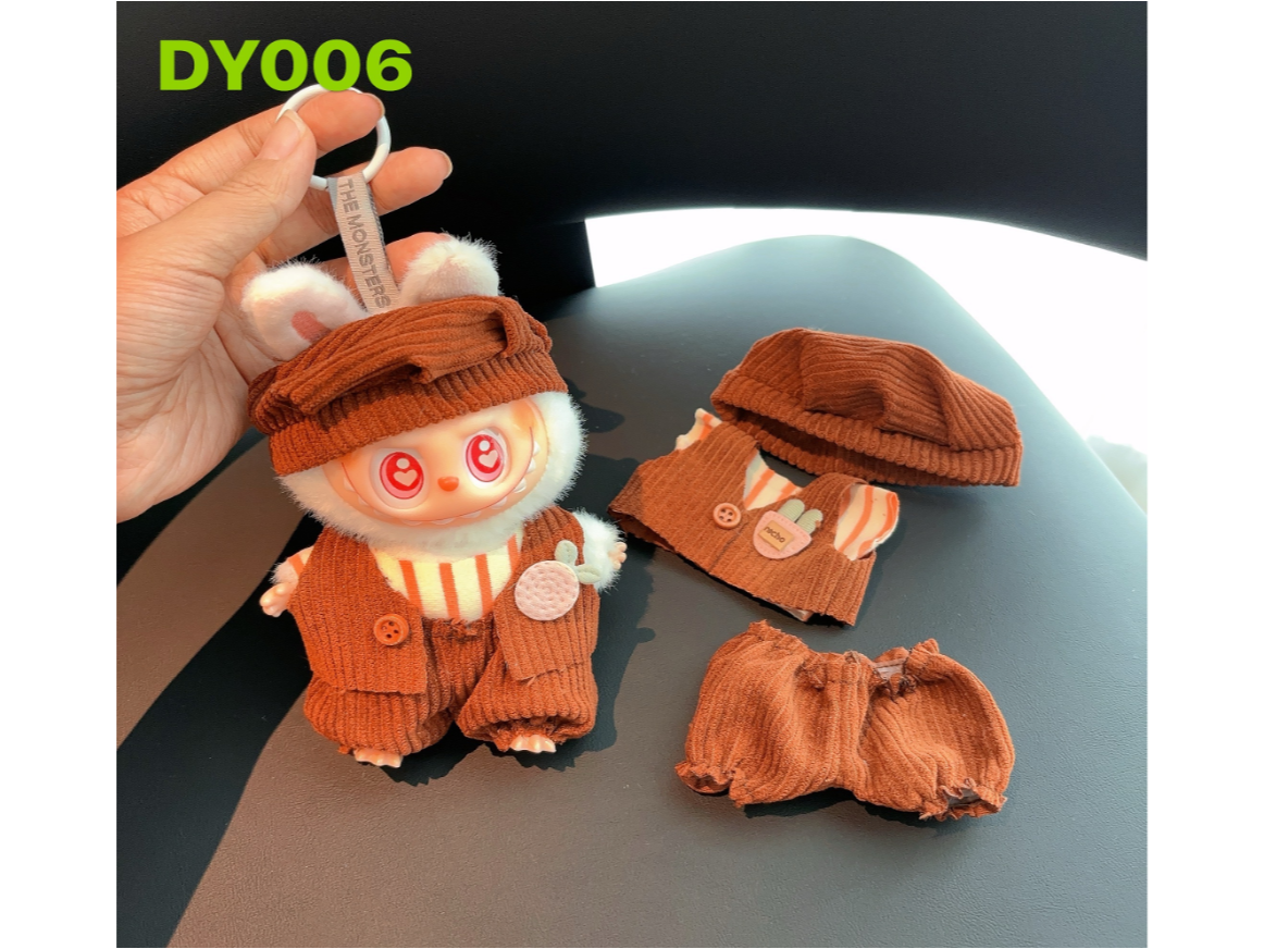 LABUBUS CON VESTIMENTA EN CAJA DE ACETATO