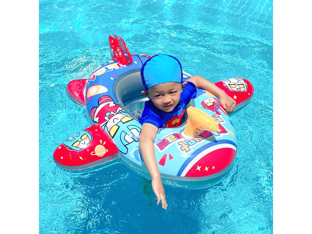 AVIÓN CON VOLANTE Y BOCINA  DE 90 CM