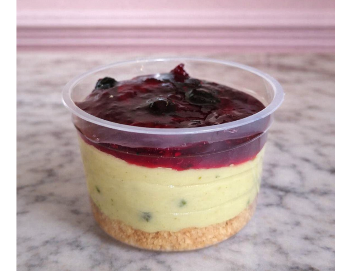 Mousse de chocolate blanco y pistachos