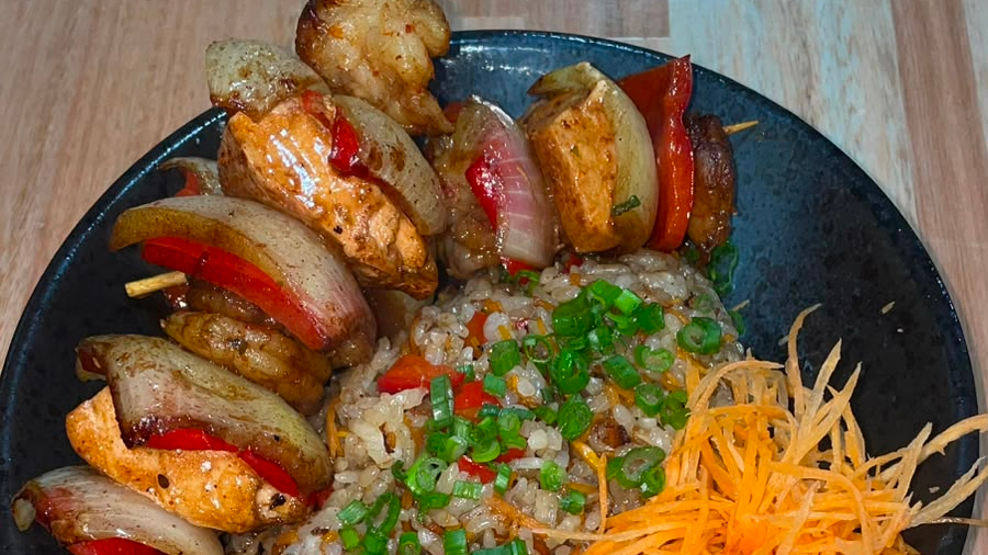 YAKITORI (brocheta japonesa)