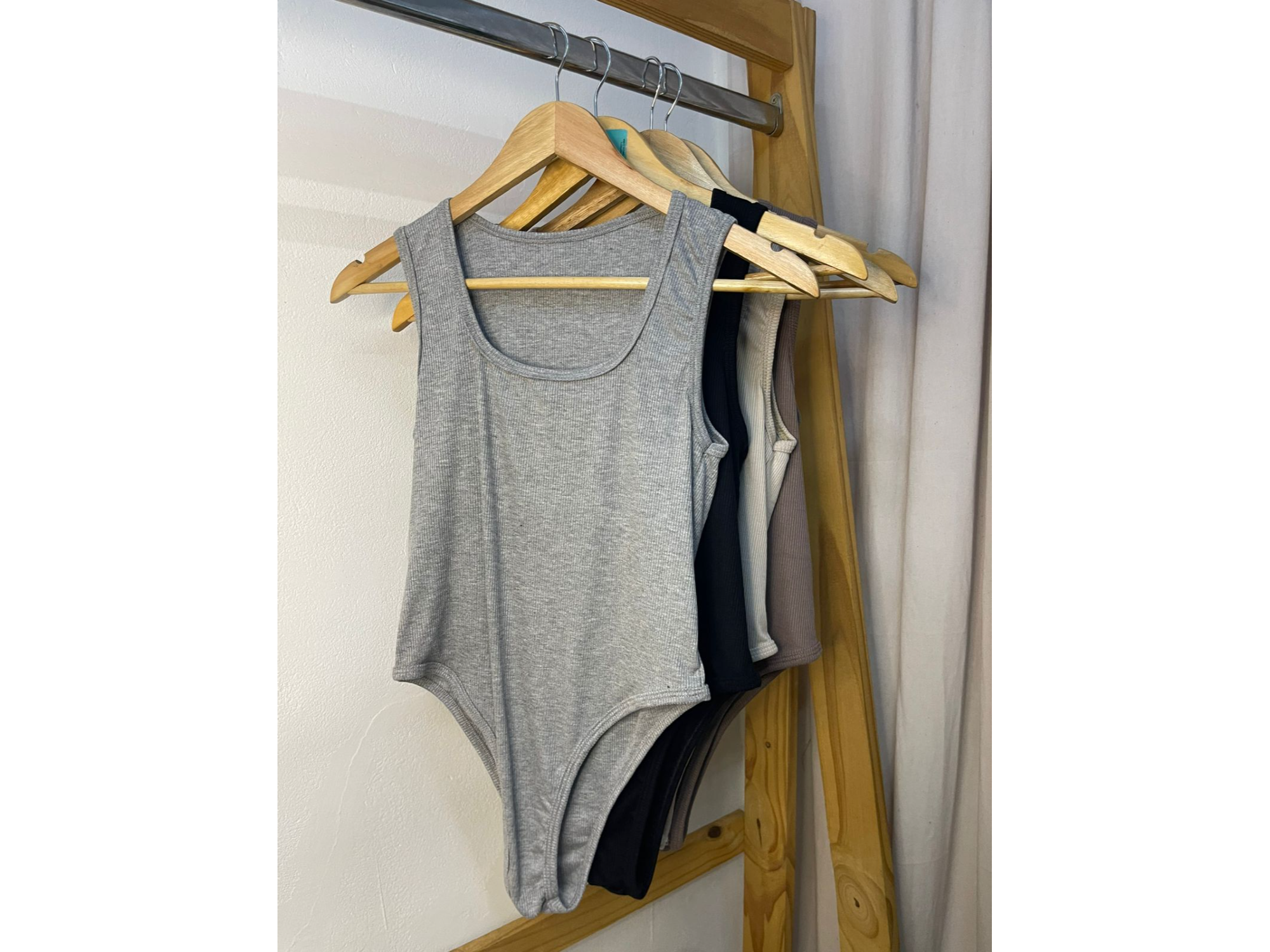 BODY ESCOTE CUADRADO