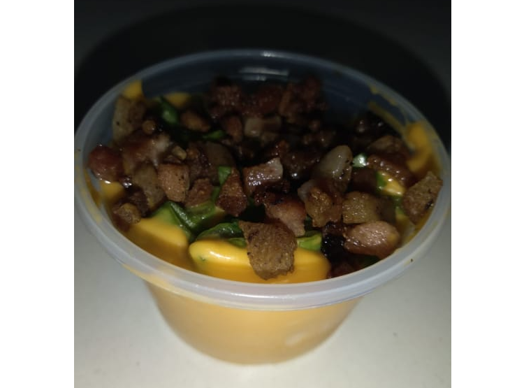 Extra / dip de cheddar, panceta y verdeo