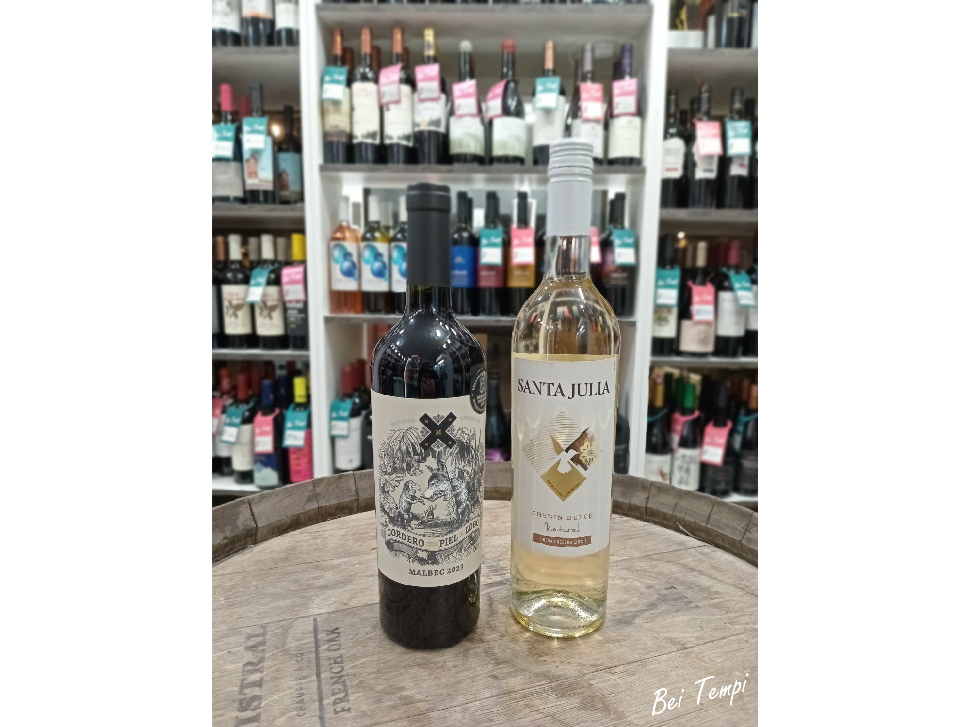 Vino Cordero con Piel de Lobo 750ml  + Vino Santa Julia Blanco 750ml