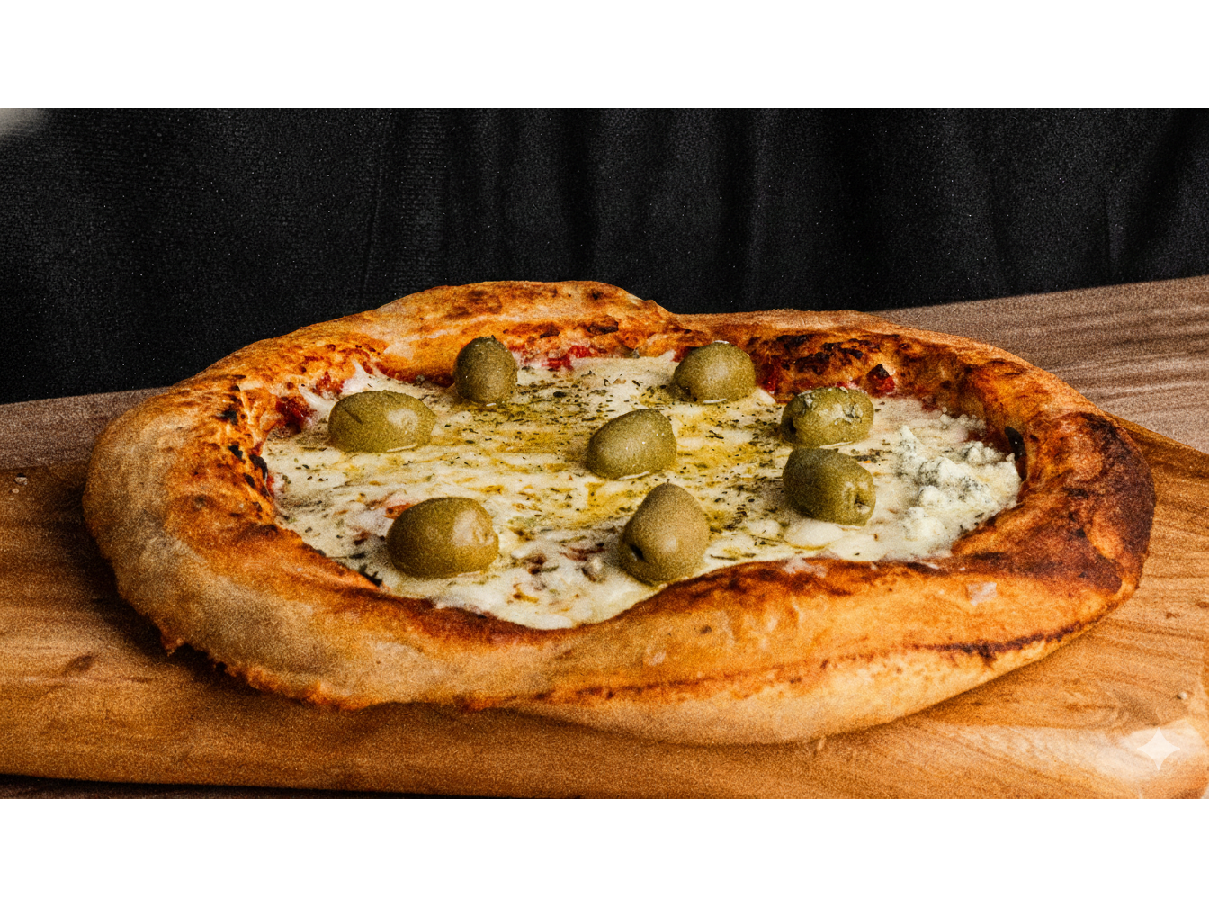 PIZZA MITAD MOZZARELLA - MITAD QUESO AZÚL