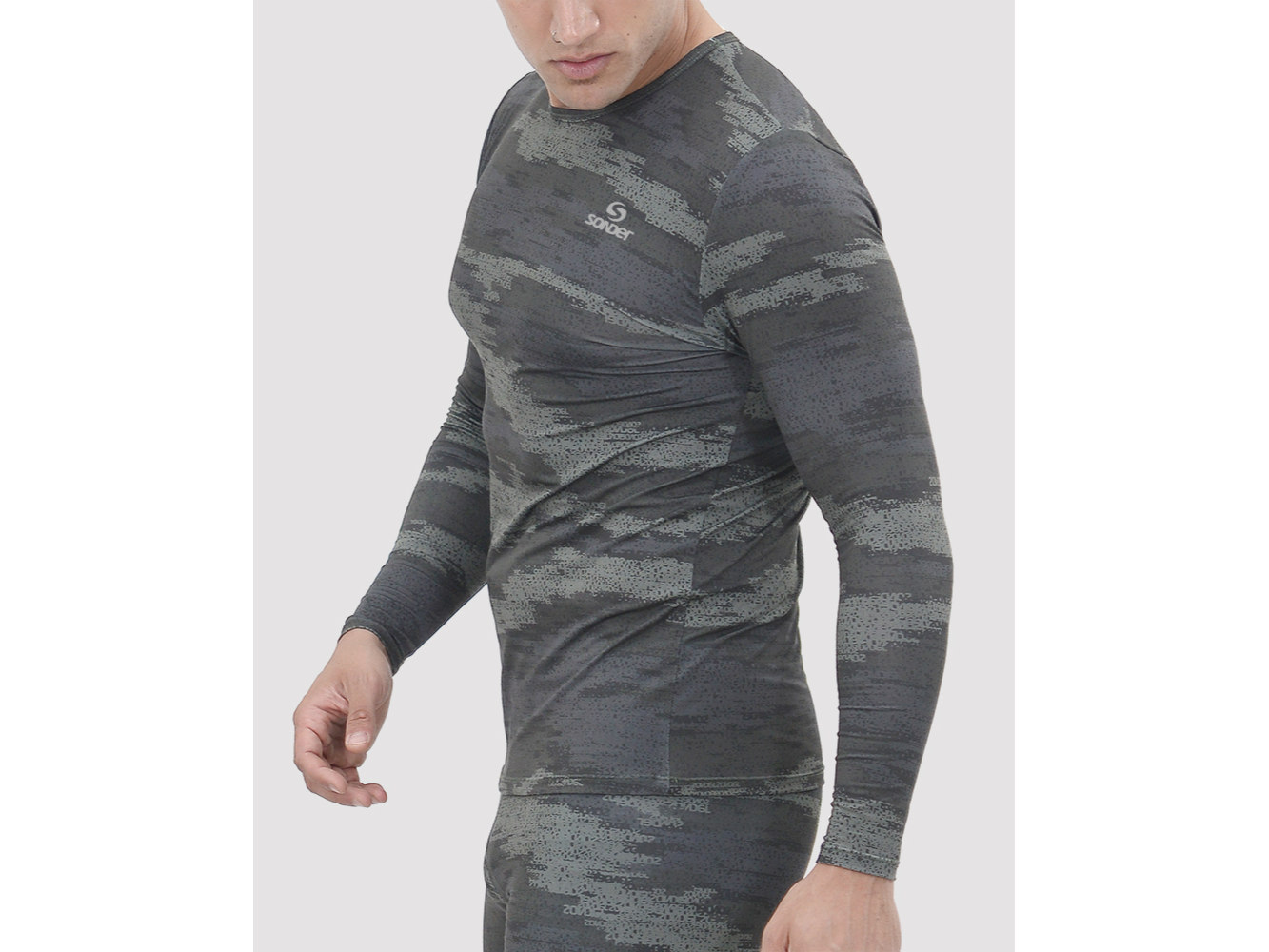 REMERA TERMICA UNISEX ESTAMPADA 741O1FRFS