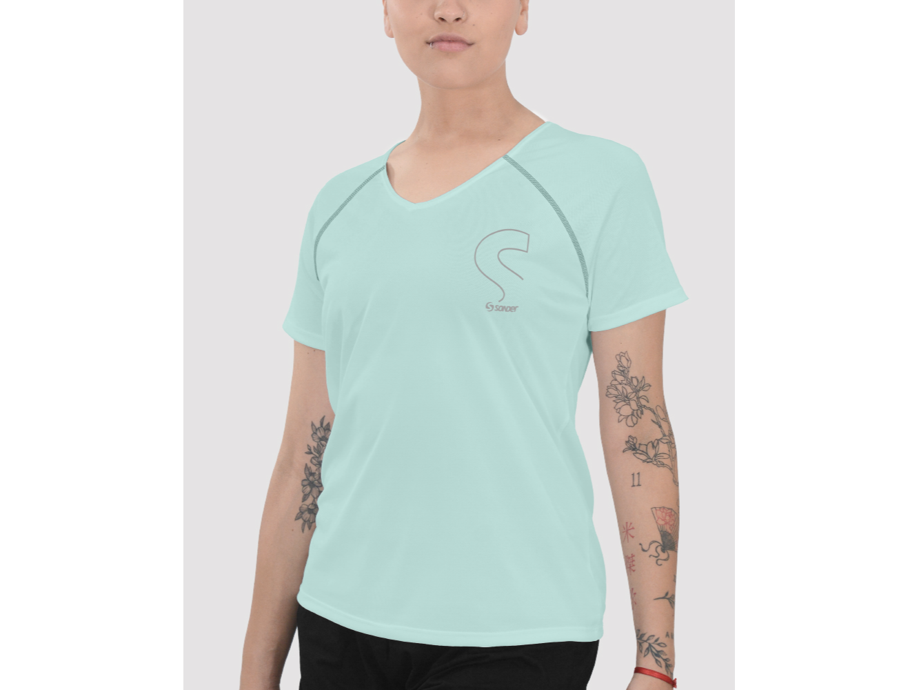 REMERA DAMA CLÁSICA PIQUE ULTRALIVIANO