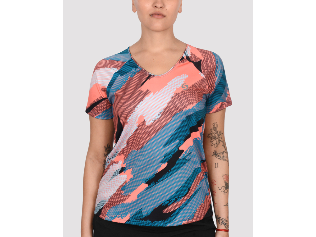 REMERA DAMA CLÁSICA POLIESTER ESTAMPADO