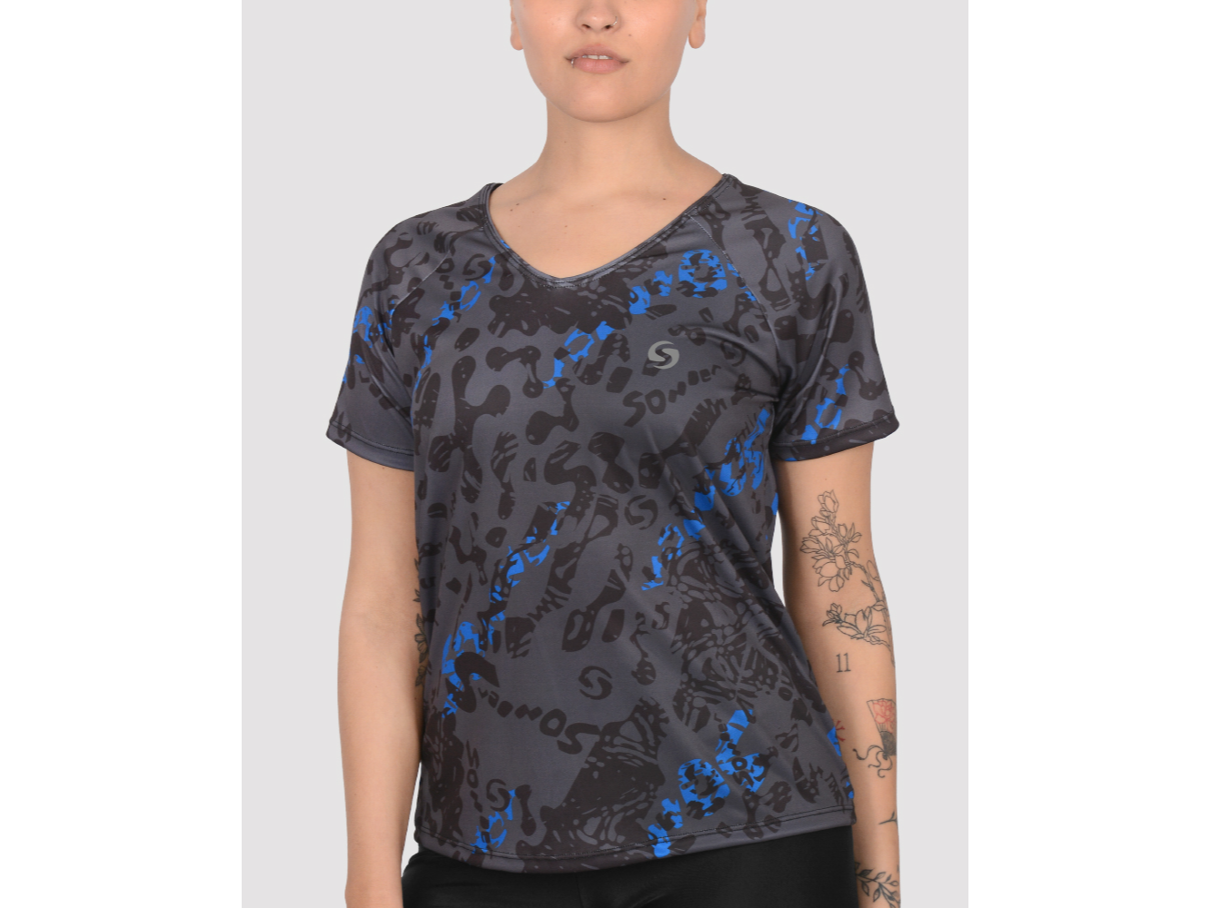 REMERA DAMA CLÁSICA POLIESTER ESTAMPADO