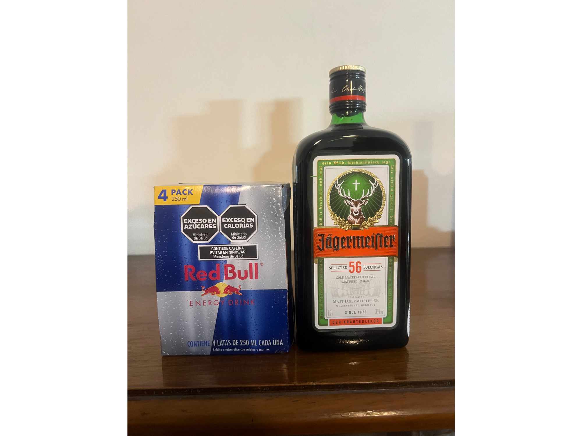 Jägermeister + 4 Red Bull 250ml