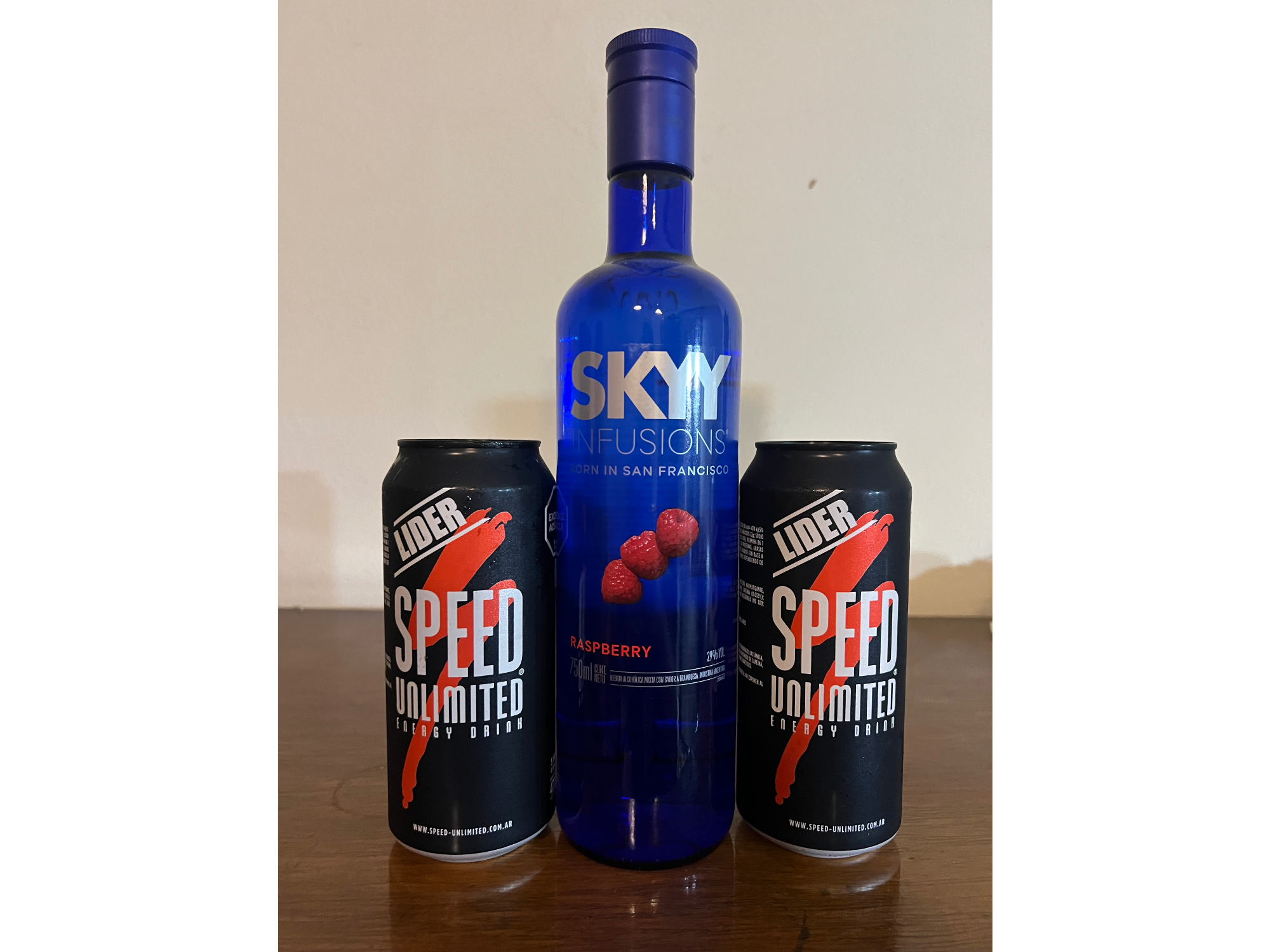 SKYY Raspberry / Ananá / Durazno