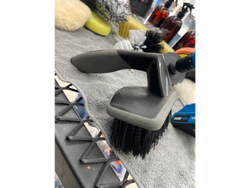 Cepillo para ruedas y guardabarros