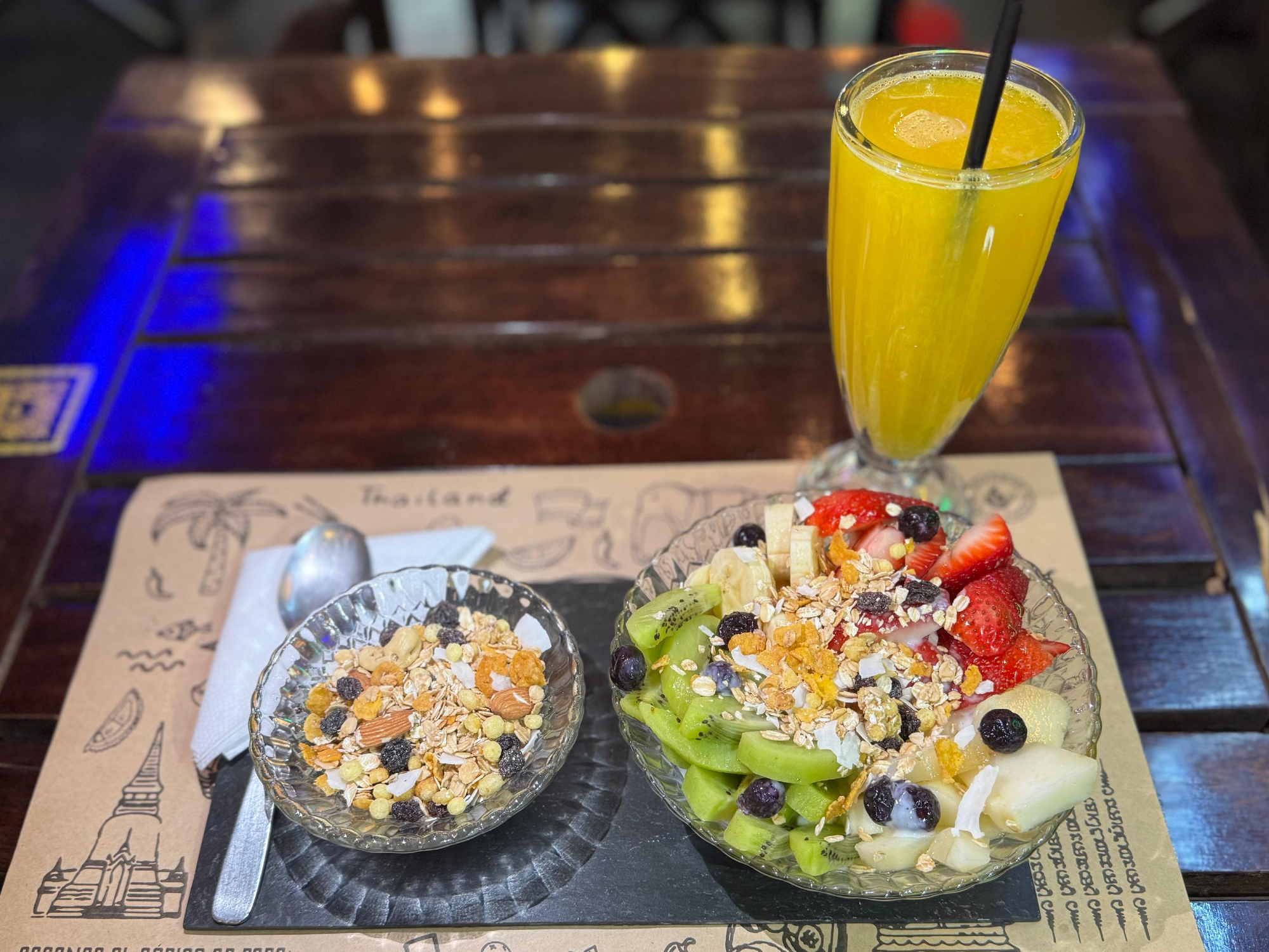 TROPICAL BRUNCH