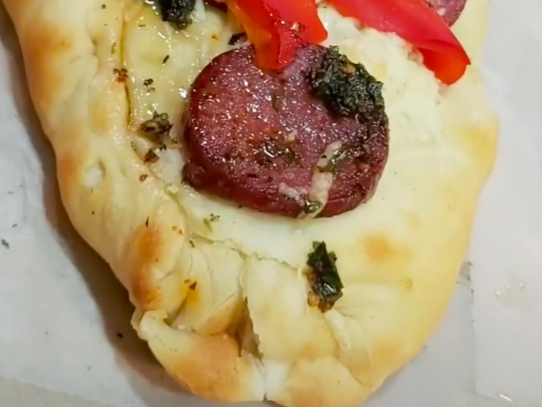 Calzone de Calabresa