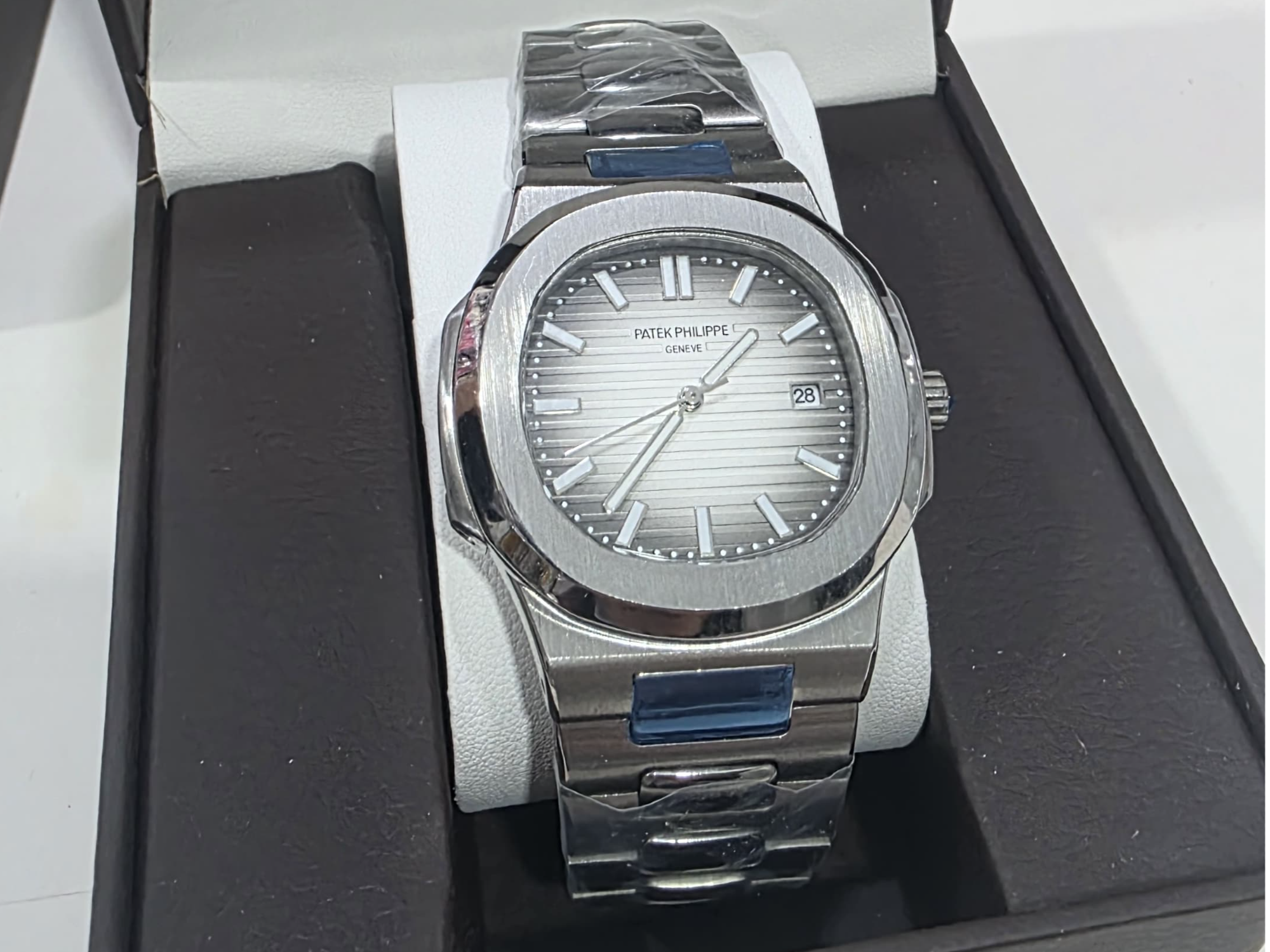 Nautilus plateado con blanco en degrade