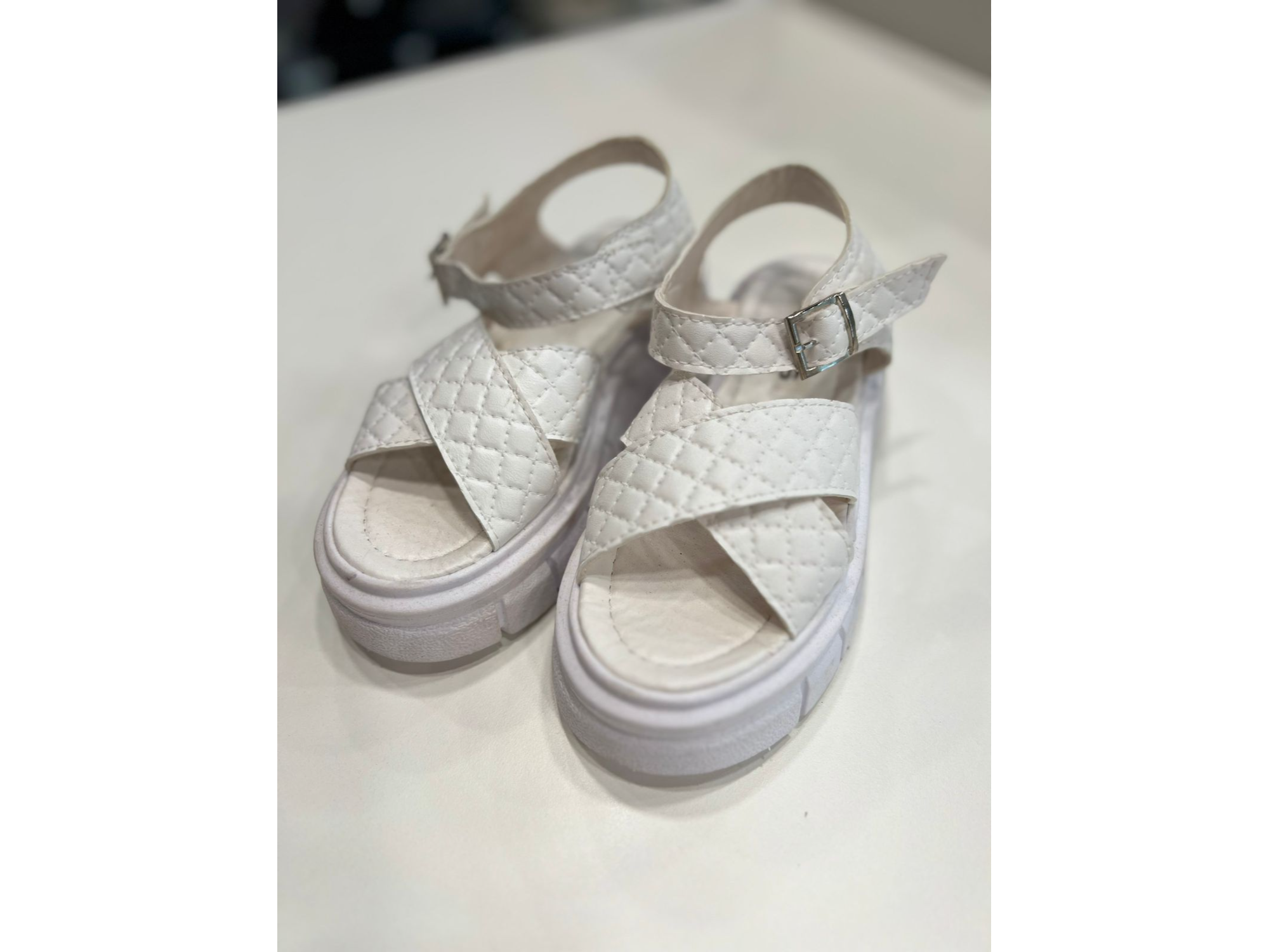 Sandalias Blancas de Nena