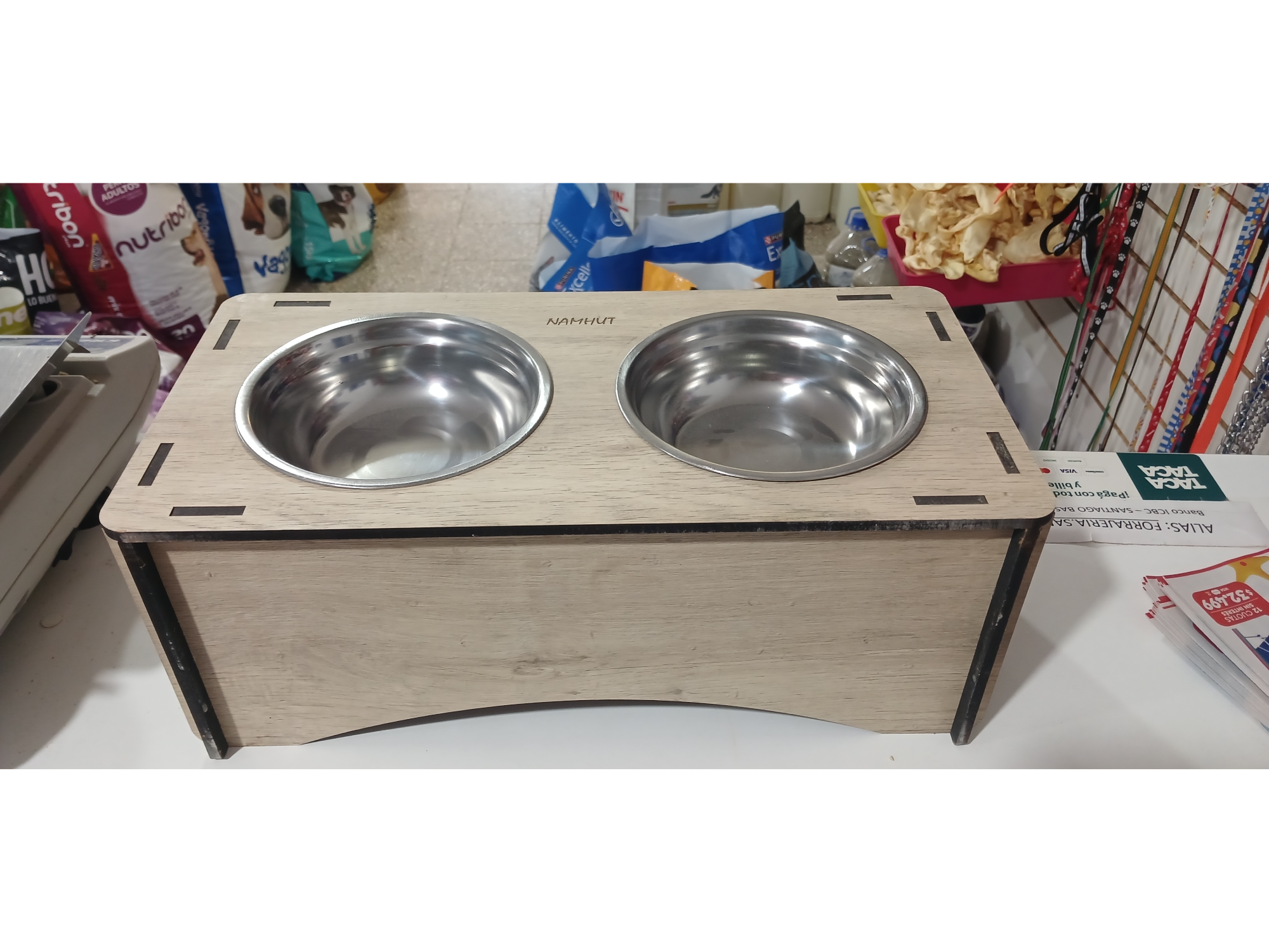 Comedero Doble con base de madera