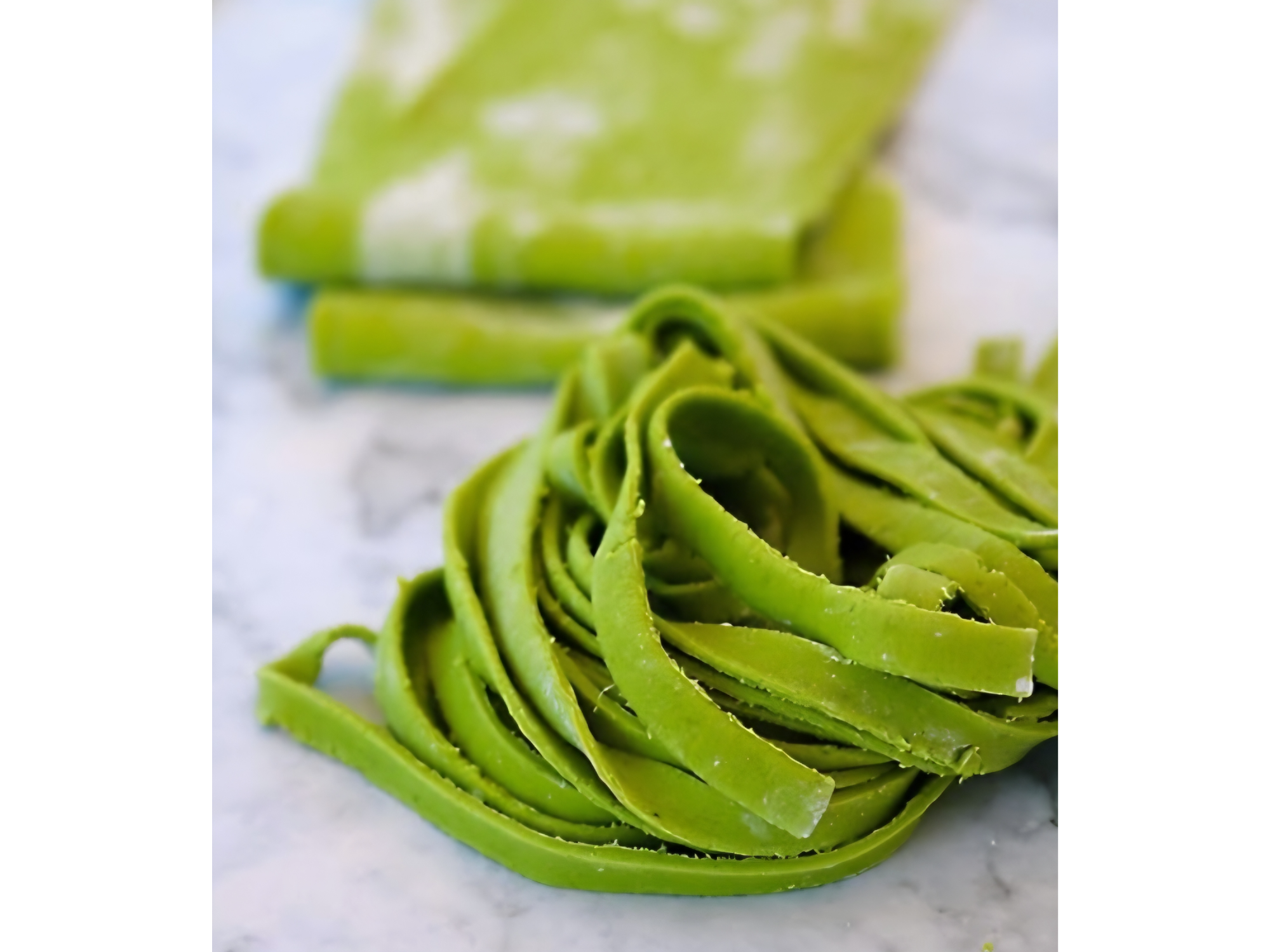 Fideos caseros de espinaca