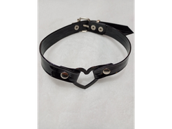 Choker negro . Corazón