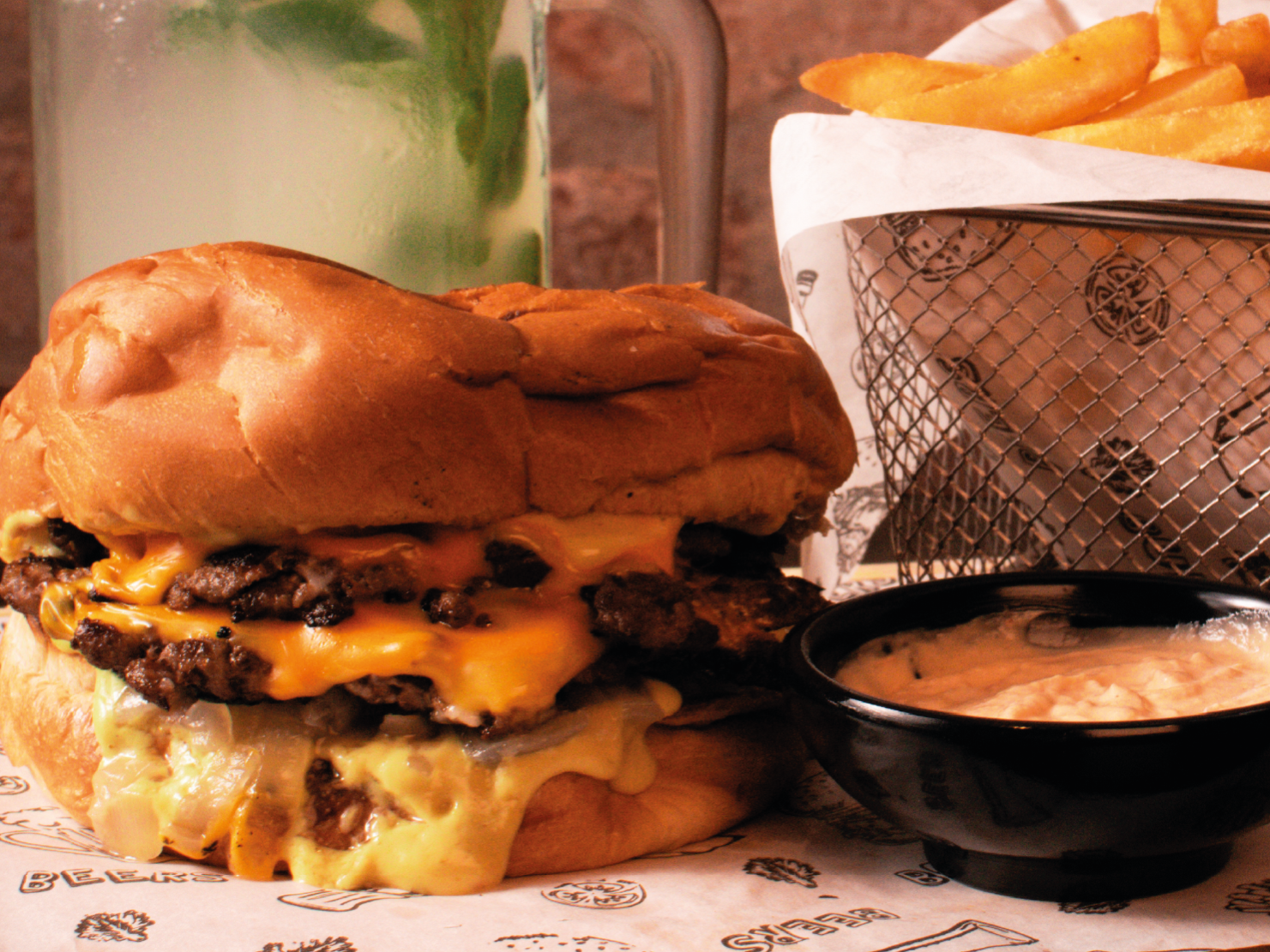 CHEESE BURGUER