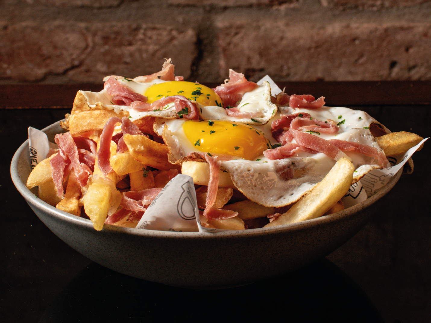 PAPAS HUEVO FRITO Y JAMÓN SERRANO