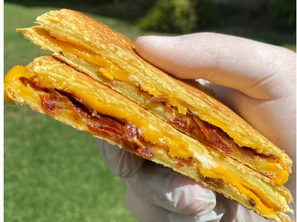 Tostado cheddar y bacon
