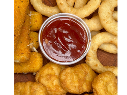 Pikalil con dip a eleccion (5 aros, 5 bastones, 5 nuggets)