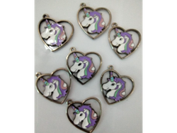 Unicornio de metal