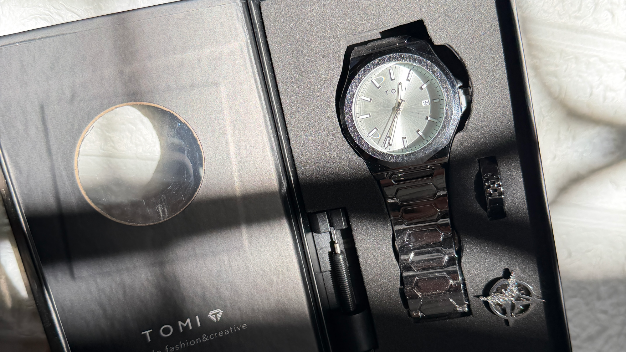 Reloj Tomy kit