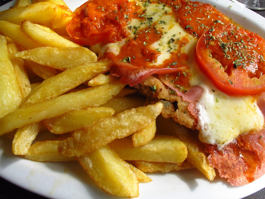 MILANESA NAPOLITANA CON GUARNICIÓN