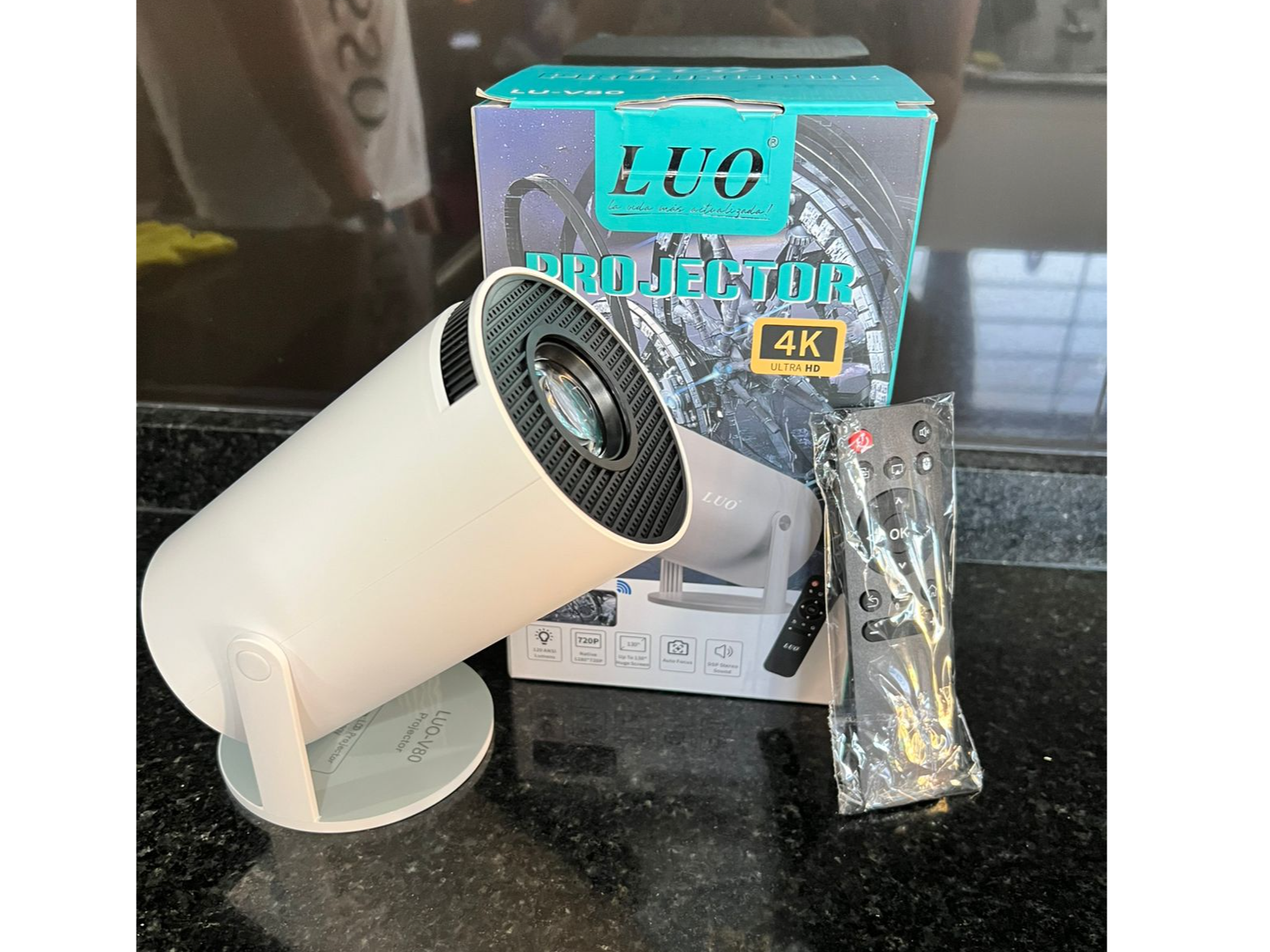 PROYECTOR 4K WIFI - SMART - BLUETHOOT - HDMI