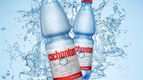 AGUA, JUGOS Y BEBIDAS