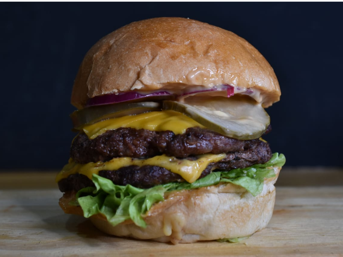 DELUXE
