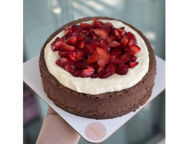 Cheesecake de chocolate y  frutos rojos