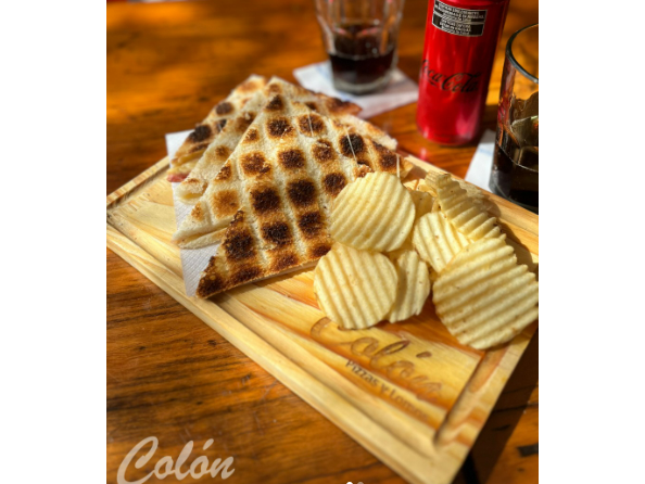 TOSTADO DE JAMON COCIDO Y QUESO