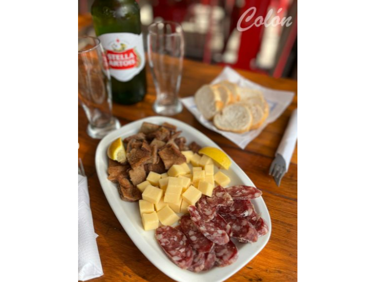 Picada milanesa, salame y queso