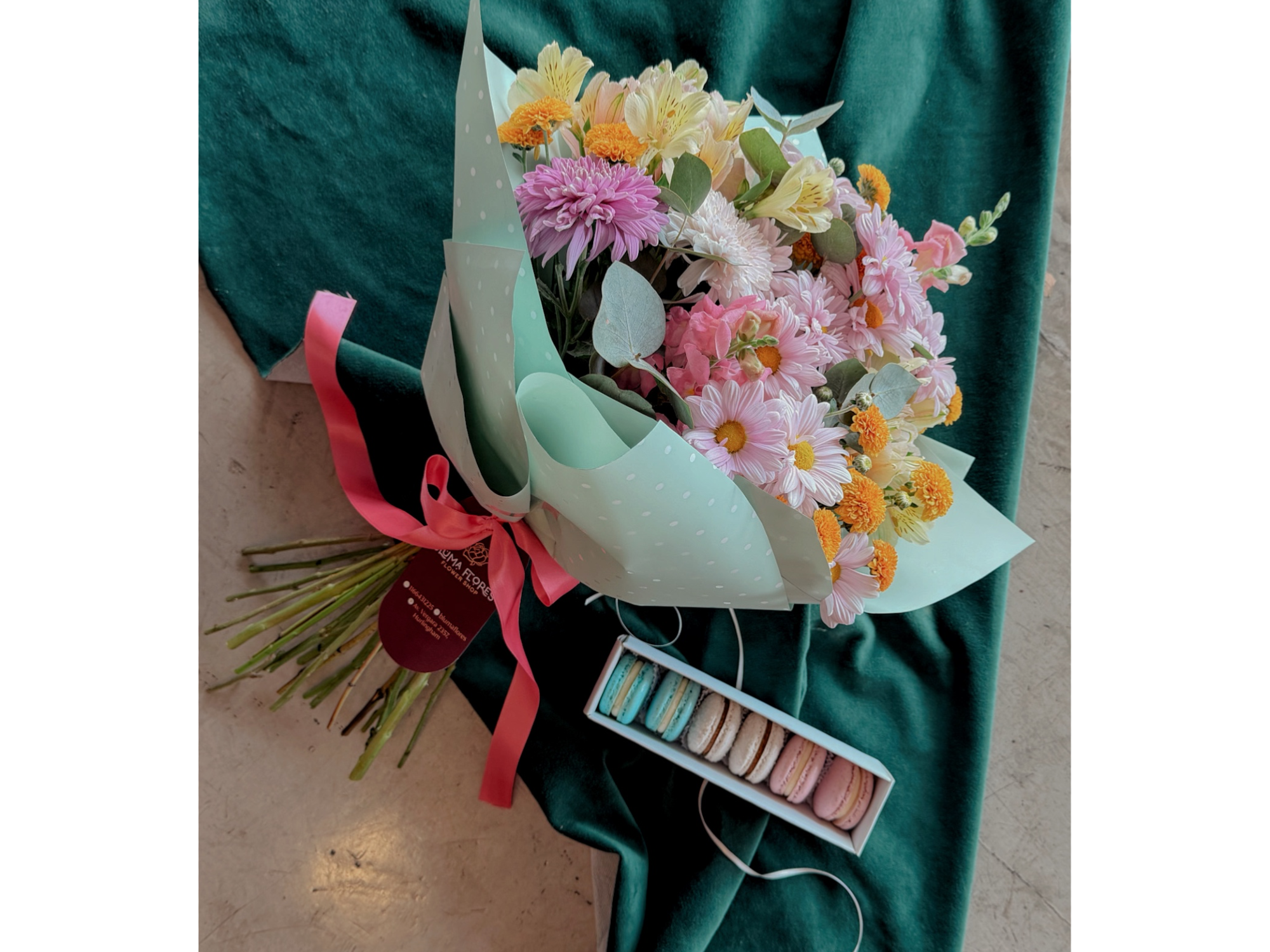 Ramo Ámbar + 6 Macarons (envío s/c por Hurlingham)