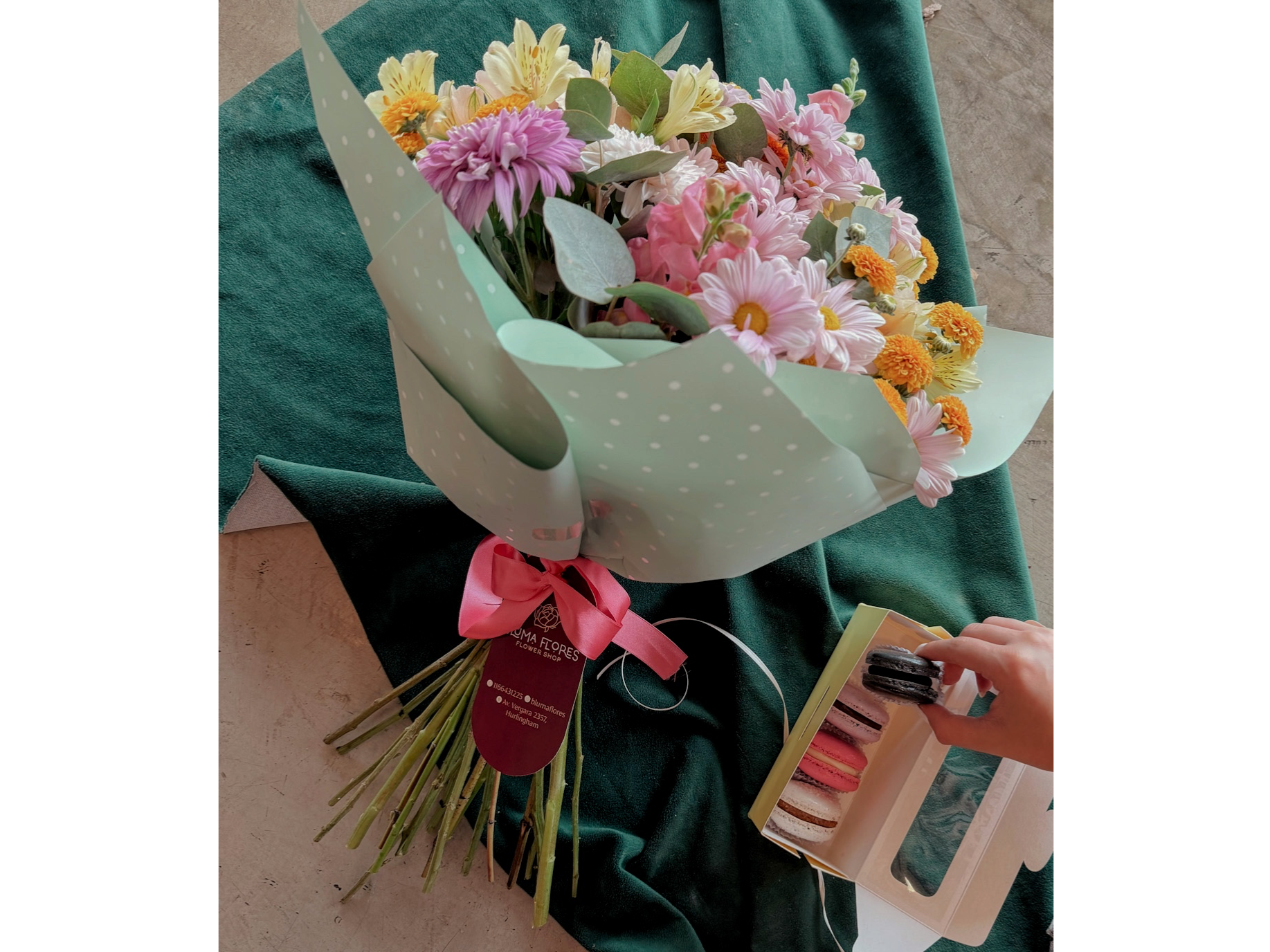 Ramo Ámbar + 4 Macarons (envío s/c Hurlingham)